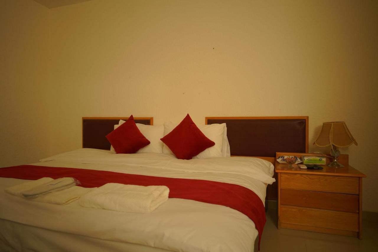 Petra Home Hotel Wadi Musa Esterno foto